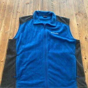 Columbia Men's Blue and Gray Vest